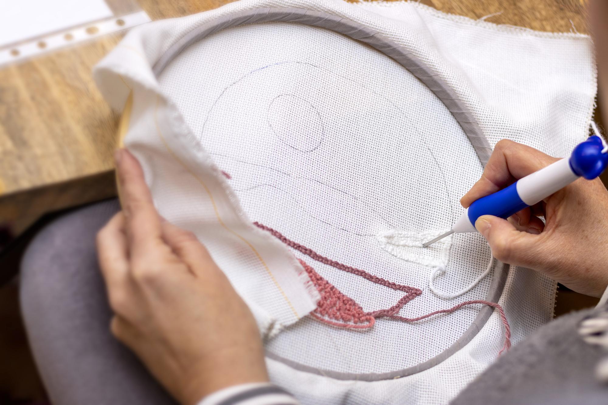Digitizing on screen with vector artwork